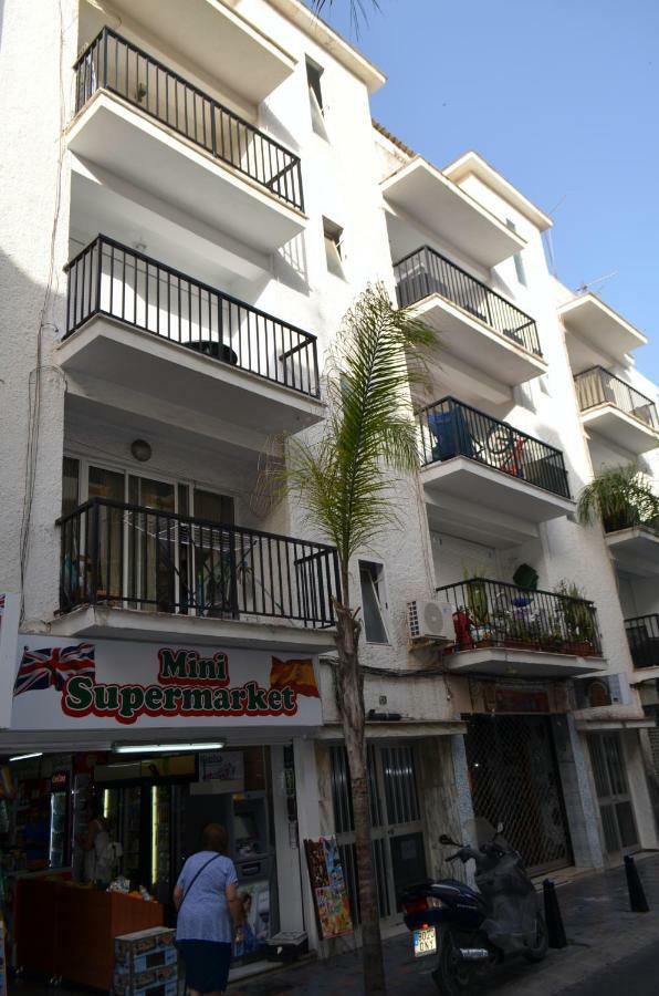 Cervantes Apartment *